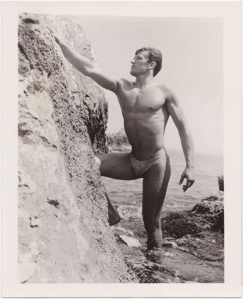 Manu Leonardis Hanging onto Rocks vintage gay photo