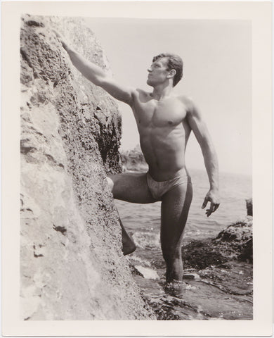 Manu Leonardis Hanging onto Rocks vintage gay photo