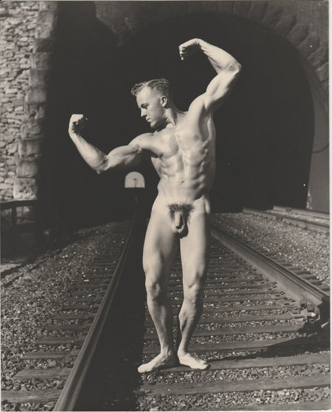 Gene Stanley 2, vintage male nude physique photo by Dave Martin