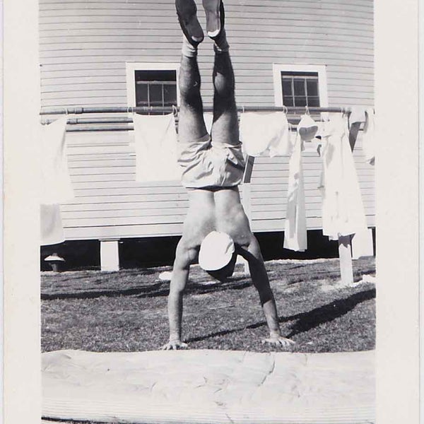 Gymnasts and Acrobats – Homobilia