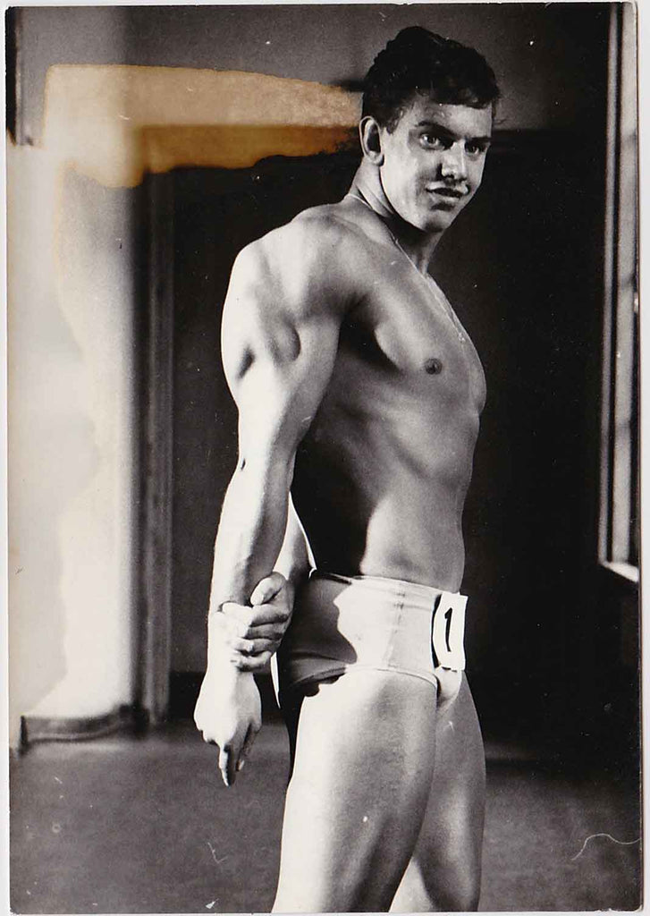 original vintage gay photo of young Lennart Svensson flexing his triceps, by Stan of Sweden.